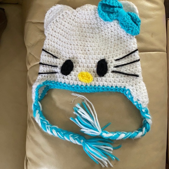 Hello Kitty winter hat - Picture 1 of 8